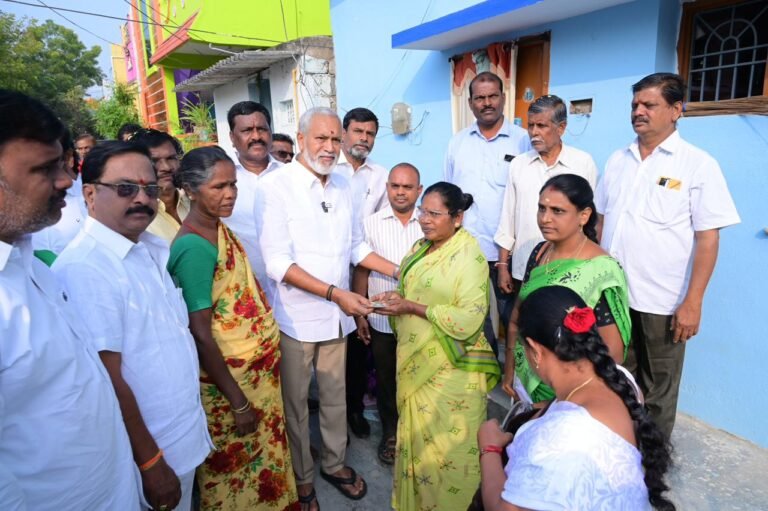 ప్రతి గడపకూ ఎమ్మెల్యే