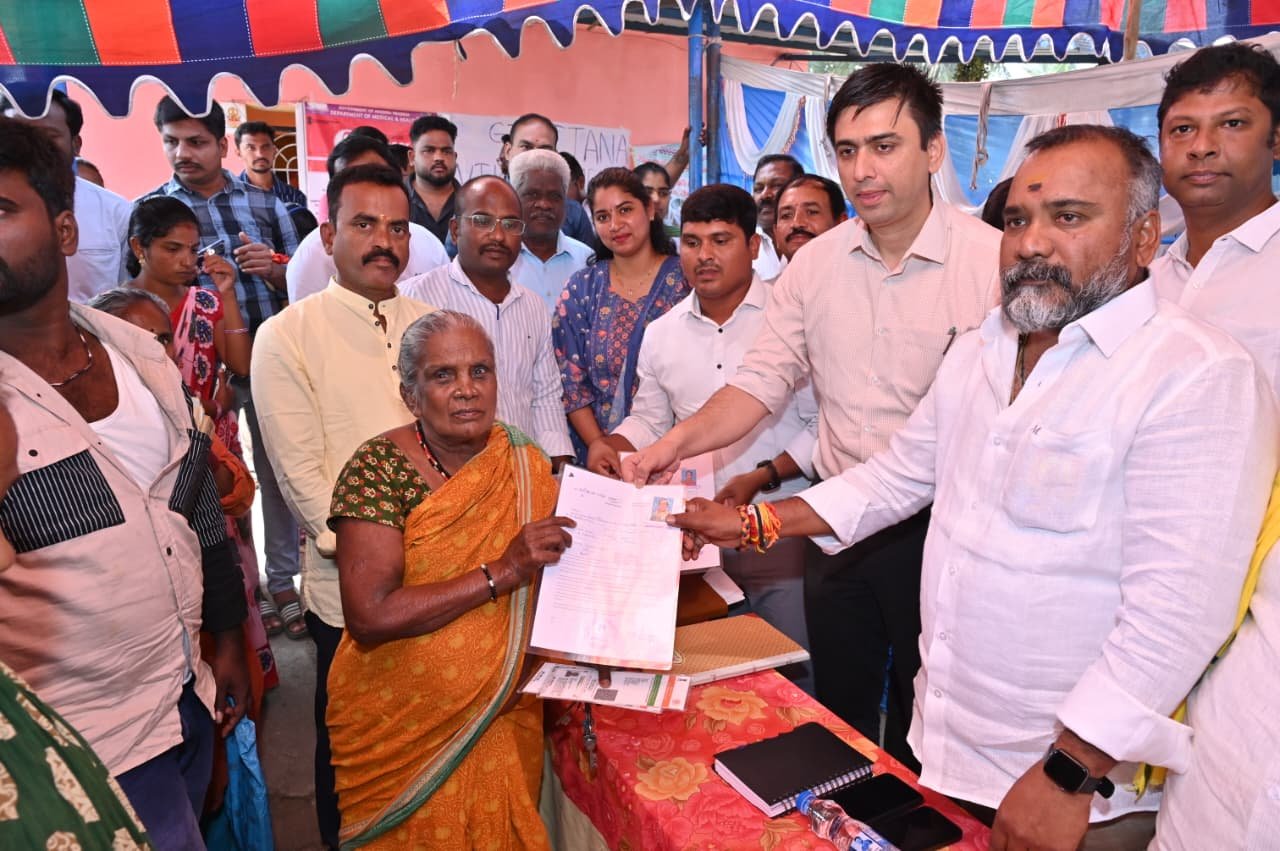 గిరిజన వికాసానికి ఉచిత వైద్యం