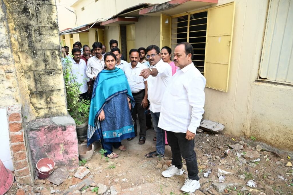 అభివృద్ధి పనులకు ప్రణాళికలు సిద్ధం చేయాలి: కమిషనర్