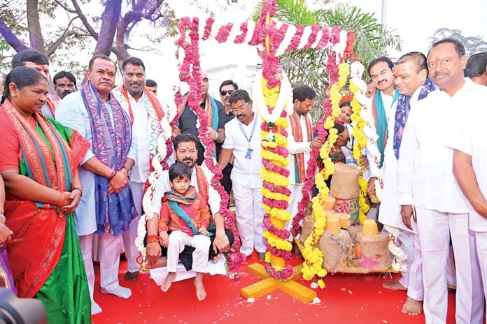 మేడారంలో పునరుద్ధరించిన సమ్మక్క-సారలమ్మ గద్దెల ప్రారంభోత్సవం