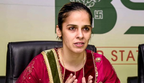 భారత బ్యాడ్మింటన్ ధ్రువతార సైనా నెహ్వాల్ వీడ్కోలు!