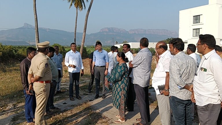 నగరిలో సీఎం చంద్రబాబు పర్యటన: ఏర్పాట్ల పరిశీలన