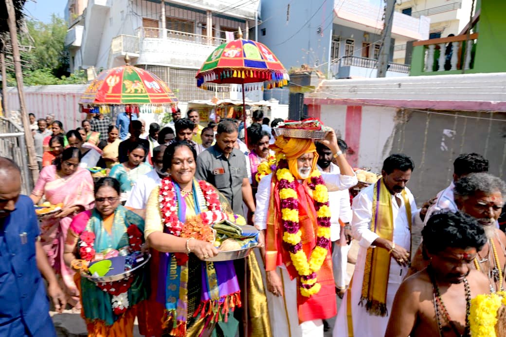 చంద్రగిరిలో ఎల్లమ్మ తల్లి సంక్రాంతి ఉత్సవాల సందడి: అమ్మవారికి పట్టువస్త్రాలు సమర్పించిన ఎమ్మెల్యే పులివర్తి నాని!