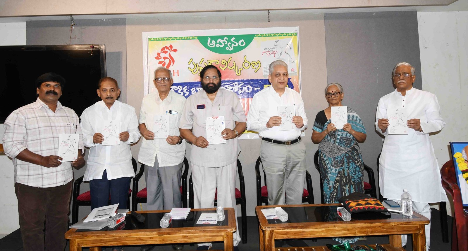 సత్యమే దైవం: గాంధీజీ లౌకికవాదంపై మేధావుల చర్చ