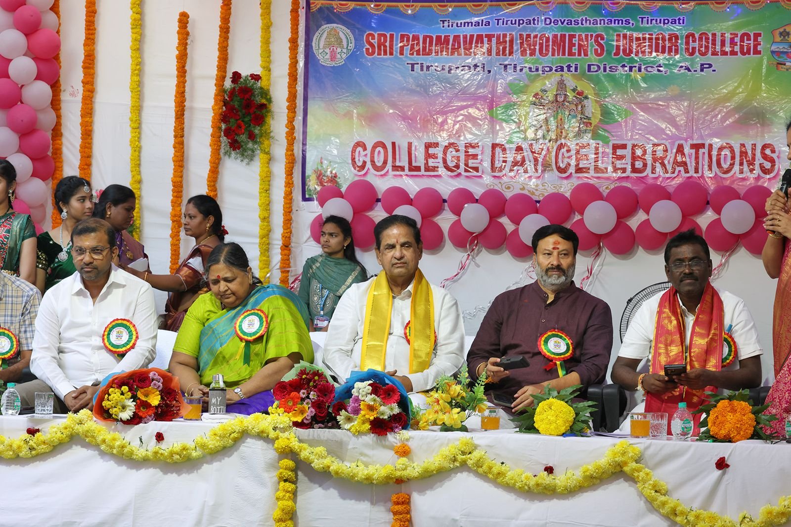 తల్లిదండ్రుల కష్టాన్ని గుర్తుంచుకుని చదవాలి: టీటీడీ చైర్మన్ బి.ఆర్. నాయుడు