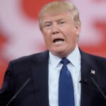 అమెరికా అధ్యక్షుడు డొనాల్డ్ ట్రంప్ అంతర్జాతీయ వాణిజ్య రంగంలో మరో సంచలన నిర్ణయం తీసుకున్నారు. ఇరాన్‌తో ఏ రకమైన వ్యాపార సంబంధాలు కలిగి ఉన్నా, ఆ దేశాలు అమెరికాతో చేసే వాణిజ్యంపై 25 శాతం అదనపు సుంకం (Tariff) చెల్లించాల్సి ఉంటుందని ఆయన ప్రకటించారు. ఇరాన్‌లో ప్రస్తుతం కొనసాగుతున్న పౌర నిరసనలపై అక్కడి ప్రభుత్వం అనుసరిస్తున్న కఠిన వైఖరిని నిరసిస్తూ, ఆ దేశాన్ని ఆర్థికంగా ఒంటరిని చేసే లక్ష్యంతో ట్రంప్ ఈ కఠిన నిర్ణయం తీసుకున్నారు. ఈ ఉత్తర్వులు తక్షణమే అమల్లోకి వస్తాయని, ఇది 'తుది మరియు ఖచ్చితమైన నిర్ణయం' అని ఆయన స్పష్టం చేయడంతో భారత్, చైనా వంటి ప్రధాన దేశాల్లో ఆందోళన మొదలైంది. ఇరాన్ సంక్షోభం మరియు అమెరికా హెచ్చరికలు ఇరాన్‌లో ద్రవ్యోల్బణం, నిరుద్యోగం మరియు నిత్యావసరాల ధరల పెరుగుదలకు వ్యతిరేకంగా గత కొన్ని వారాలుగా ప్రజలు భారీ ఎత్తున రోడ్లపైకి వచ్చి నిరసనలు తెలుపుతున్నారు. ఈ ఆందోళనలను అణచివేసే క్రమంలో వందలాది మంది మరణించగా, వేలాది మందిని భద్రతా దళాలు అదుపులోకి తీసుకున్నాయి. ఈ హింసాత్మక పరిస్థితులపై తీవ్రంగా స్పందించిన ట్రంప్, ఇరాన్ ప్రభుత్వం 'రెడ్ లైన్' దాటిందని హెచ్చరించారు. ఈ నేపథ్యంలోనే ఇరాన్ ఆర్థిక మూలాలను దెబ్బతీయడానికి ఆ దేశంతో వాణిజ్యం చేసే భాగస్వామ్య దేశాలను అమెరికా టార్గెట్ చేసింది. అమెరికా తీసుకున్న ఈ నిర్ణయం వల్ల ఇరాన్‌తో చమురు మరియు ఇతర వస్తువుల వ్యాపారం చేసే దేశాలు ఇప్పుడు అమెరికాతో తమ సంబంధాలను కాపాడుకోవాలా లేక ఇరాన్‌తో కొనసాగాలా అనే సందిగ్ధంలో పడ్డాయి. ట్రంప్ తన 'ట్రూత్ సోషల్' వేదికగా ఈ ప్రకటన చేస్తూ, అమెరికా ప్రయోజనాలే తమకు ముఖ్యమని పునరుద్ఘాటించారు. ఈ చర్య వల్ల ప్రపంచవ్యాప్తంగా సరఫరా గొలుసు (Supply Chain) దెబ్బతినే అవకాశం ఉందని, ముఖ్యంగా చమురు ధరలపై దీని ప్రభావం ఎక్కువగా ఉండవచ్చని ఆర్థిక విశ్లేషకులు అంచనా వేస్తున్నారు. భారత్‌పై ప్రభావం మరియు భవిష్యత్తు పరిణామాలు ఇరాన్‌కు ప్రధాన వాణిజ్య భాగస్వామిగా ఉన్న భారత్‌పై ఈ నిర్ణయం తీవ్ర ప్రభావం చూపే అవకాశం ఉంది. ఇప్పటికే రష్యా నుంచి చమురు కొనుగోలు చేస్తున్నందుకు మరియు ఇతర వాణిజ్య కారణాల వల్ల అమెరికా నుంచి భారత్ కొన్ని సుంకాలను ఎదుర్కొంటోంది. ఇప్పుడు ఇరాన్ అంశం తోడవ్వడంతో భారత ఎగుమతులు, ముఖ్యంగా బాస్మతి బియ్యం, టీ, చక్కెర మరియు ఫార్మా ఉత్పత్తులపై ప్రతికూల ప్రభావం పడవచ్చు. అలాగే ఇరాన్‌లోని చాబహార్ ఓడరేవు అభివృద్ధిలో భారత్ కీలక పాత్ర పోషిస్తున్న తరుణంలో అమెరికా తాజా ఆంక్షలు ఆ ప్రాజెక్టు భవిష్యత్తును కూడా ప్రశ్నార్థకం చేయవచ్చు. అంతేకాకుండా, చైనా వంటి పెద్ద ఆర్థిక వ్యవస్థలు కూడా ఇరాన్ నుండి భారీగా చమురు దిగుమతి చేసుకుంటున్నాయి. ట్రంప్ నిర్ణయంతో అమెరికా-చైనా మధ్య మళ్ళీ వాణిజ్య యుద్ధం తీవ్రమయ్యే సూచనలు కనిపిస్తున్నాయి. ఈ 25 శాతం సుంకం విధింపు వల్ల అమెరికాలో కూడా దిగుమతి చేసుకునే వస్తువుల ధరలు పెరిగి, అక్కడి వినియోగదారులపై భారం పడే అవకాశం ఉంది. ఏది ఏమైనప్పటికీ, ట్రంప్ తీసుకున్న ఈ మొండి నిర్ణయం అంతర్జాతీయ దౌత్య మరియు వాణిజ్య సంబంధాలను ఏ తీరానికి చేరుస్తుందో వేచి చూడాలి.