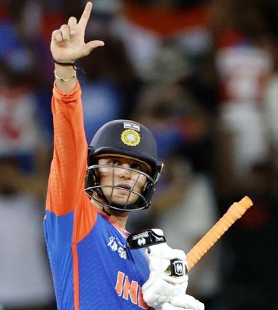 అభిషేక్ 'తుఫాన్': కివీస్‌పై భారత్ ఘన విజయం!