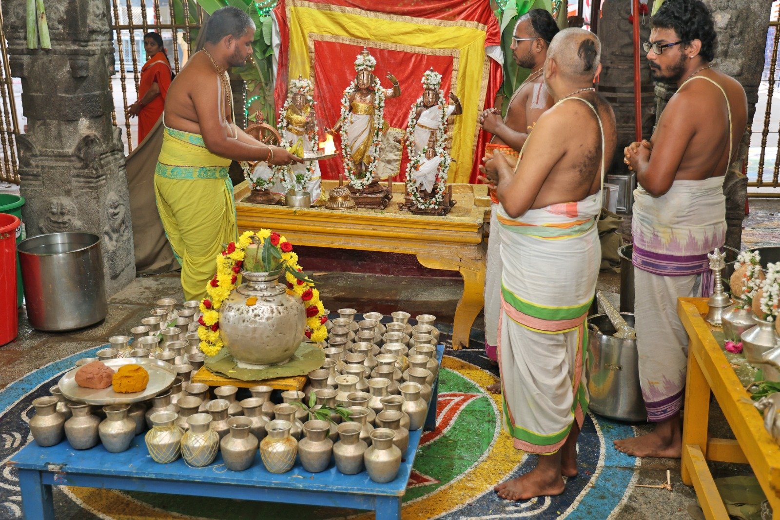 కోదండరామాలయంలో 108 కలశాలతో అభిషేకం
