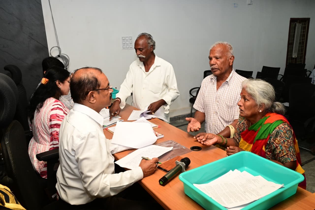 ప్రజా సమస్యల పరిష్కారమే లక్ష్యం: జిల్లా రెవెన్యూ అధికారి (DRO) మధుసూదన్ రావు