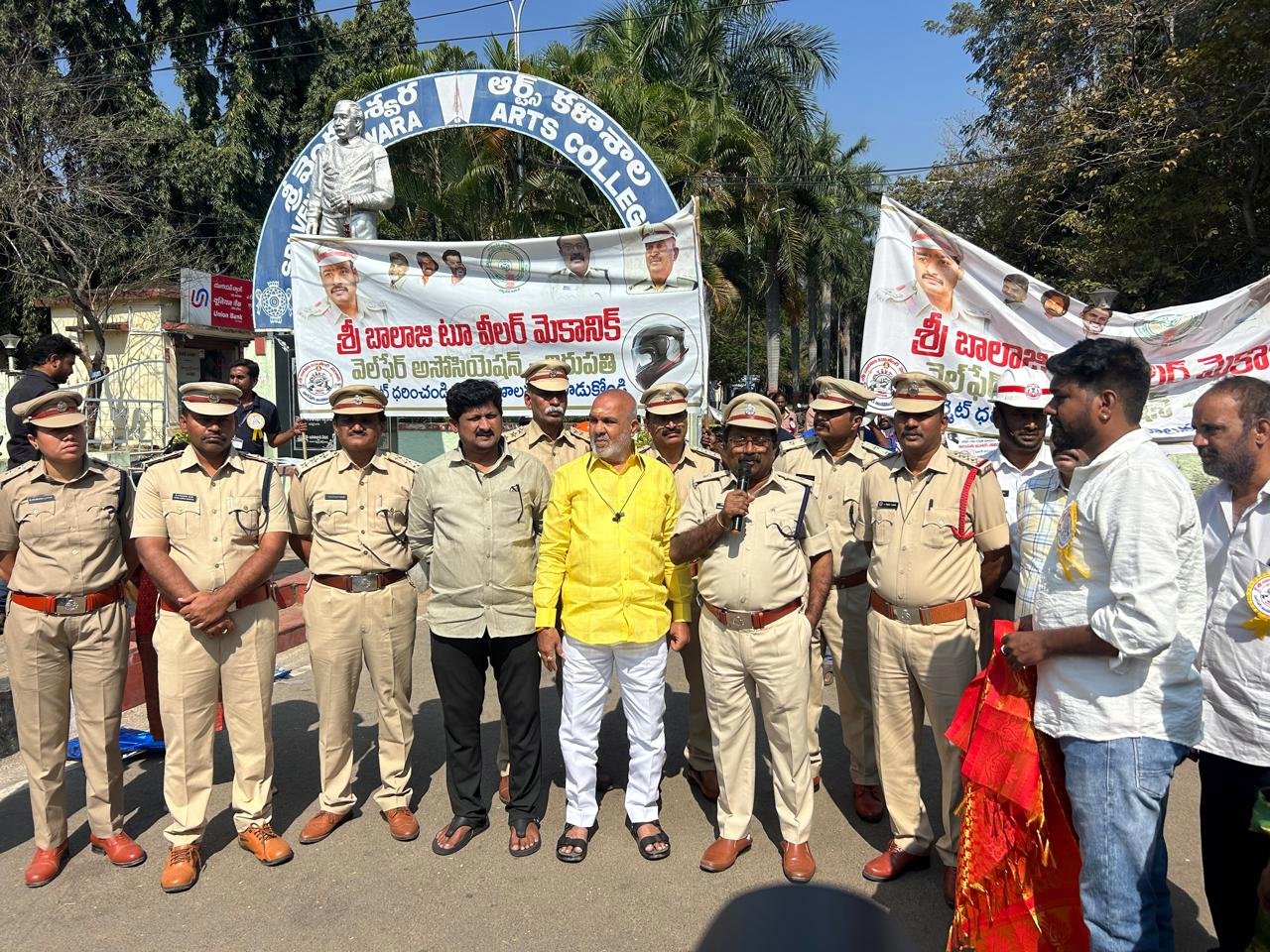 తిరుపతిలో రహదారి భద్రత హెల్మెట్ అవగాహన బైక్ ర్యాలీ