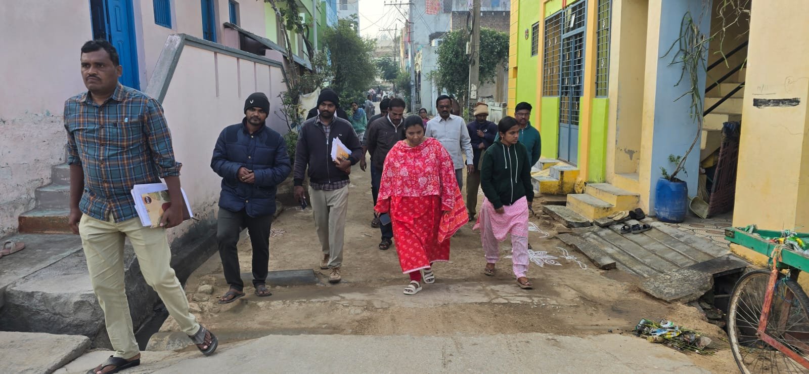 మదనపల్లిలో పారిశుద్ధ్య పనులపై కమిషనర్ సీరియస్: ముజీబ్ నగర్‌లో ఆకస్మిక తనిఖీ!