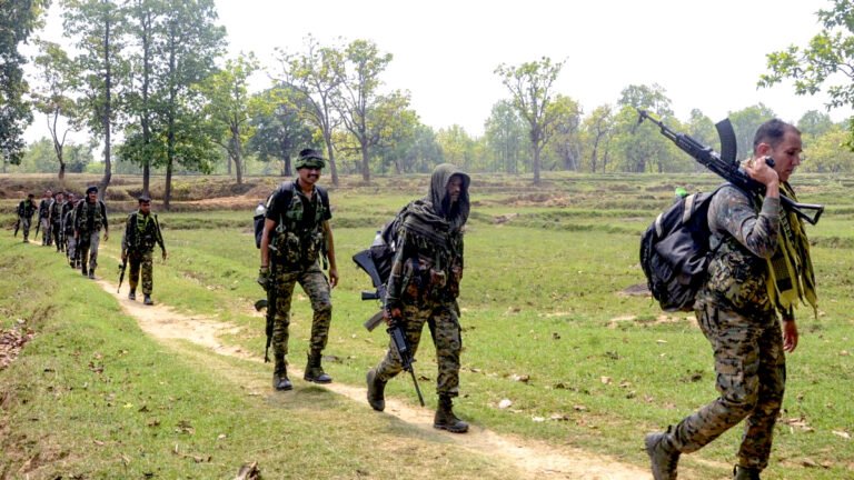 బీజాపూర్ అడవుల్లో రెండో రోజు ఎన్‌కౌంటర్: పెరిగిన మావోయిస్టుల మృతుల సంఖ్య!