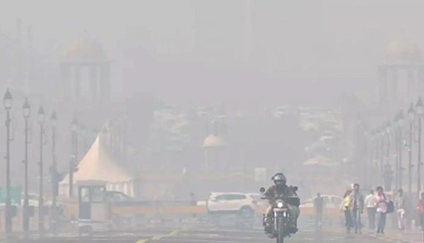 మంచు దుప్పటిలో హస్తిన: దట్టమైన పొగమంచుతో స్తంభించిన రవాణా - హై అలర్ట్!