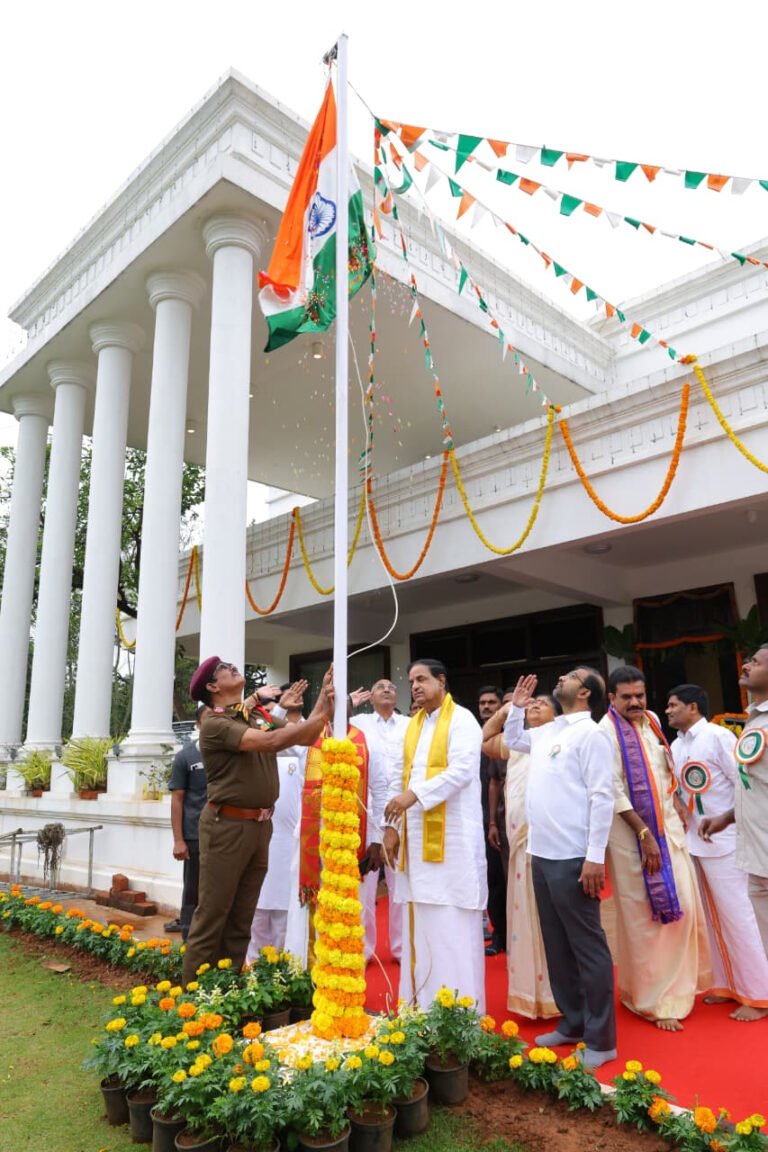 తిరుమలలో గణతంత్ర వేడుకలు: జెండా ఆవిష్కరించిన టీటీడీ చైర్మన్ బి.ఆర్. నాయుడు