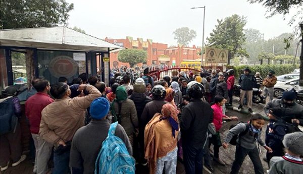 చండీగఢ్‌లో కలకలం: 26 పాఠశాలలకు బాంబు బెదిరింపులు!