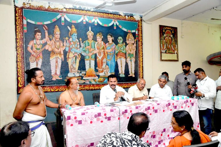 దేవుని కడప బ్రహ్మోత్సవాలకు సర్వం సిద్ధం: అధికారులకు టీటీడీ జేఈవో కీలక ఆదేశాలు!