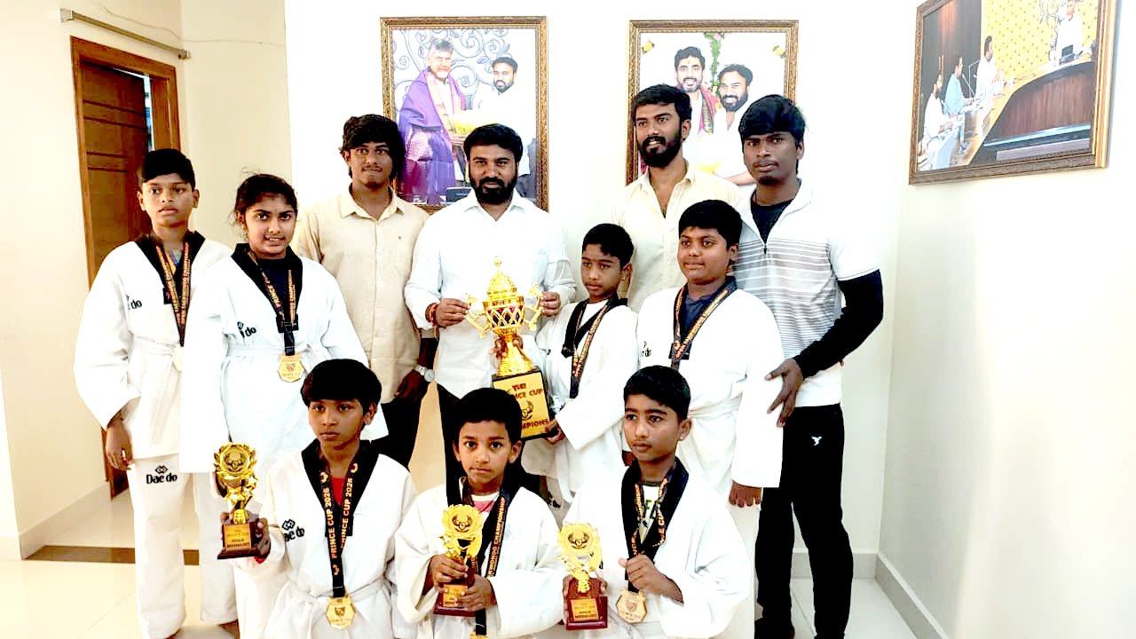 తైక్వాండోలో తిరుపతి క్రీడాకారుల జోరు.. శాప్ చైర్మన్ రవి నాయుడు ప్రశంసలు!