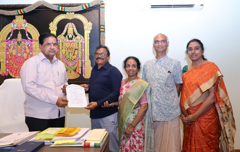 శ్రీవారి అన్నప్రసాద ట్రస్ట్‌కు రూ. 10 లక్షల భారీ విరాళం