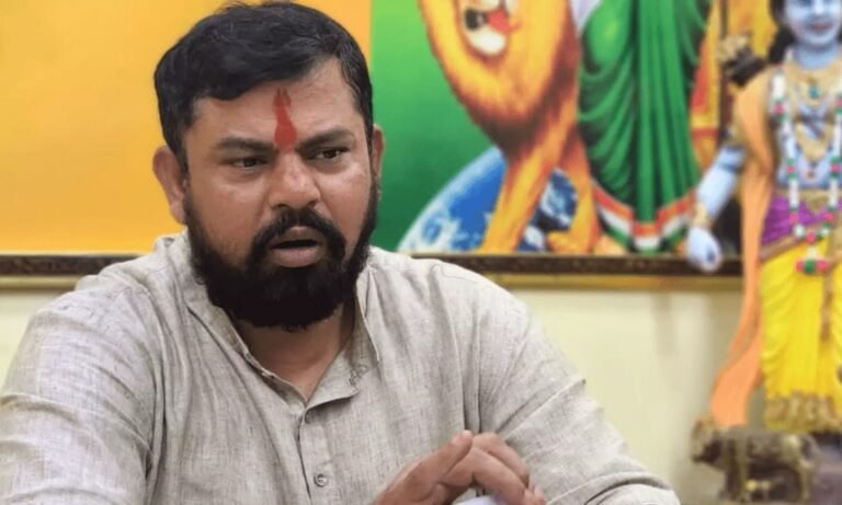 ఆలయాలను అపవిత్రం చేస్తుంటే రేవంత్, కేటీఆర్ ఎందుకు స్పందించడం లేదు?: రాజాసింగ్