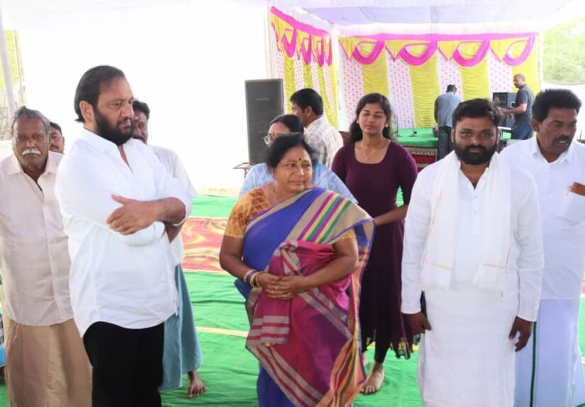 పల్లిపాడులో సుబ్బమ్మ చిత్రపటానికి నివాళి