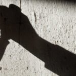 ఫోన్ నంబర్ బ్లాక్ చేశాడని ఘోరం: ప్రియుడిని హతమార్చిన యువతి