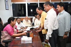 తిరుపతి నగరవాసుల సమస్యలపై కమిషనర్ సీరియస్: పరిష్కారం దిశగా 'ప్రజా ఫిర్యాదుల వేదిక' అడుగులు!