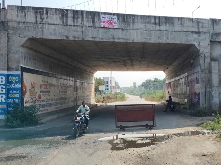 బ్రహ్మోత్సవాలు వస్తున్నాయి.. ఈ గుంతలు పూడిచేది ఎప్పుడు?