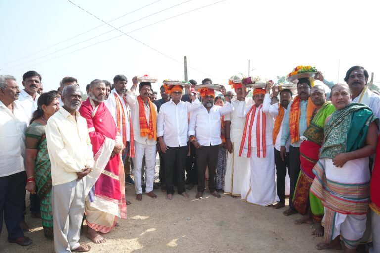 శ్రీ కాలభైరేశ్వర స్వామివారికి పట్టువస్త్రాల సమర్పణ