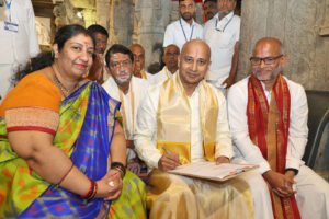 భక్తుల సేవే మహద్భాగ్యం