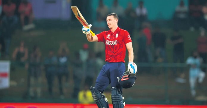 పాకిస్తాన్‌పై ఇంగ్లాండ్ ఉత్కంఠ విజయం!