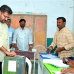 కొడంగల్‌లో ఓటు వేసిన ముఖ్యమంత్రి రేవంత్ రెడ్డి