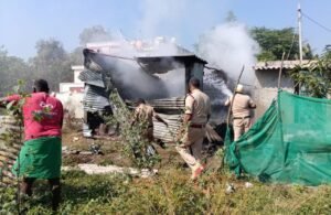 షార్ట్ సర్క్యూట్‌తో నిలువునా దహనమైన ఇల్లు..