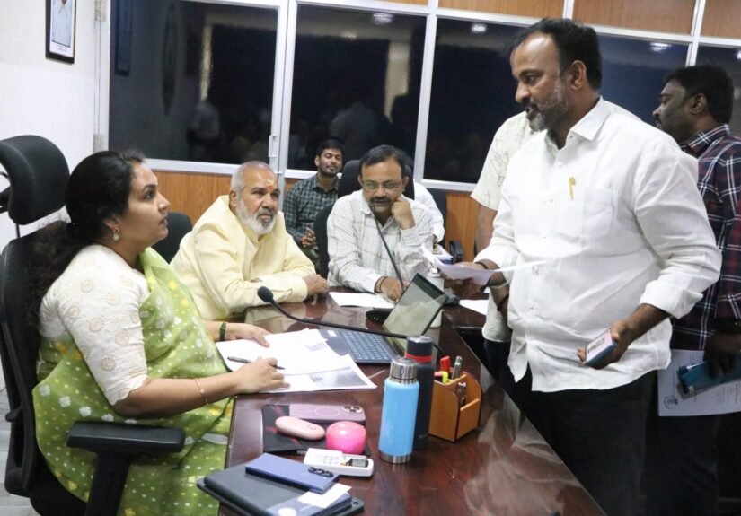 ప్రజా ఫిర్యాదుల పరిష్కార వేదికకు అనూహ్య స్పందన