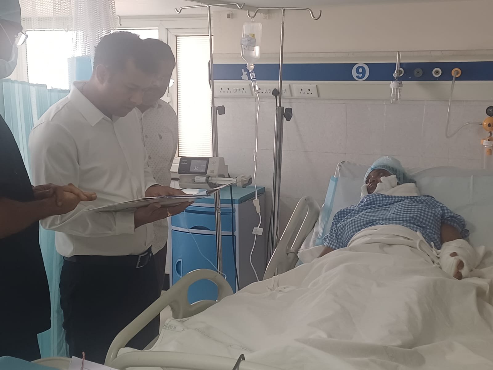 ఉపాధ్యాయురాలు హరితకు కలెక్టర్ భరోసా