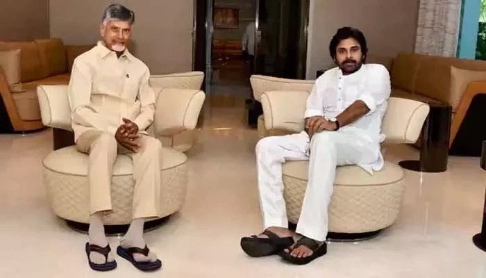 ఏపీ రాజకీయాల్లో అనూహ్య మార్పులు..
