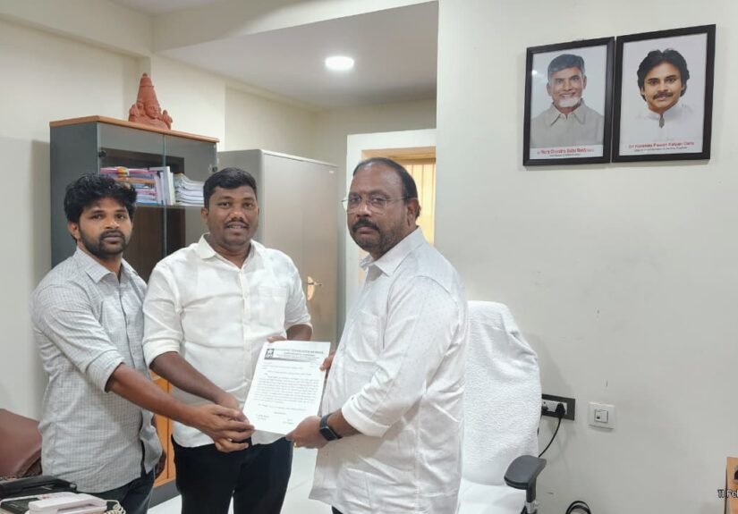 అధిక ఫీజుల వసూలు.. కోట్లలో అక్రమ లావాదేవీలు