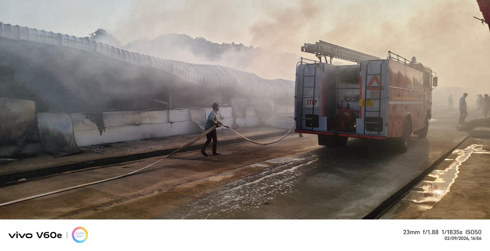 చిత్తూరు జిల్లాలో భారీ అగ్నిప్రమాదం.. కోళ్ల పరిశ్రమ దగ్ధం!