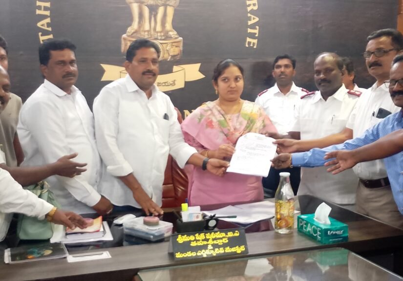 రక్షణ సైన్యం సమాధుల తోటను కాపాడాలి: బాపట్ల ఎమ్మార్వోకు జేఏసీ వినతి