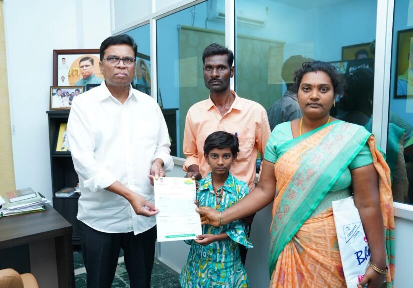 చిత్తూరులో రూ.6 లక్షల చెక్కుల పంపిణీ!