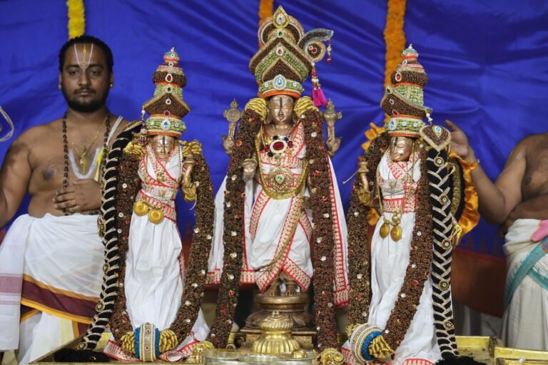 వైభవంగా శ్రీదేవి భూదేవి సమేత కల్యాణ వేంకటేశ్వరుస్వామి స్నపన తిరుమంజనం