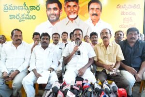 పేదల ఆరోగ్యానికి అభయం..  సీఎం సహాయ నిధి చెక్కుల పంపిణీ!