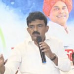 ’సినిమా డైలాగులు వద్దు.. దమ్ముంటే ఆ వివరాలు బయటపెట్టు‘