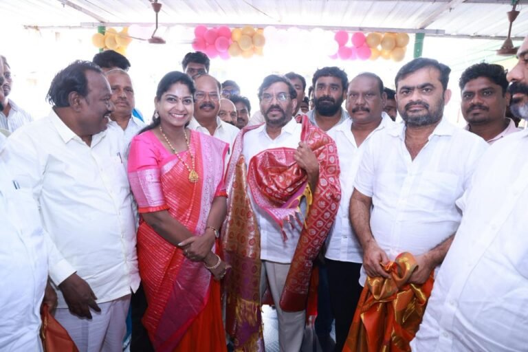 నెలవల సుబ్రహ్మణ్యం నివాసంలో సోమిరెడ్డి సందడి!