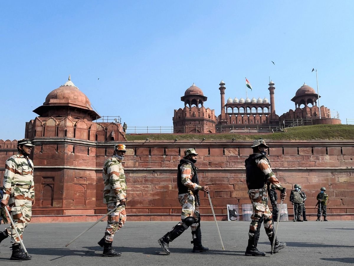 ఢిల్లీలో హై అలర్ట్: భారీగా పెరిగిన భద్రత!