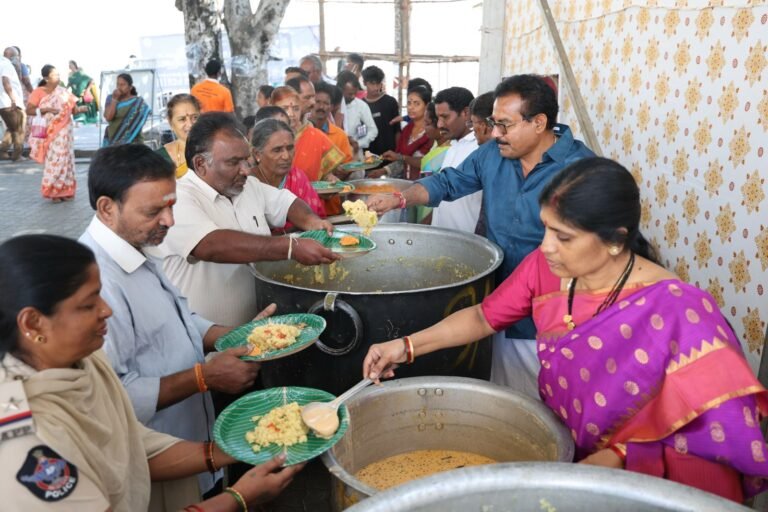 భక్తుల ఆకలి తీరుస్తున్న శ్రీవారి సేవ!