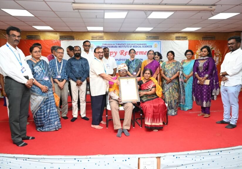 స్విమ్స్ కార్డియాలజీ దిగ్గజం డాక్టర్ రాజశేఖర్ పదవీ విరమణ