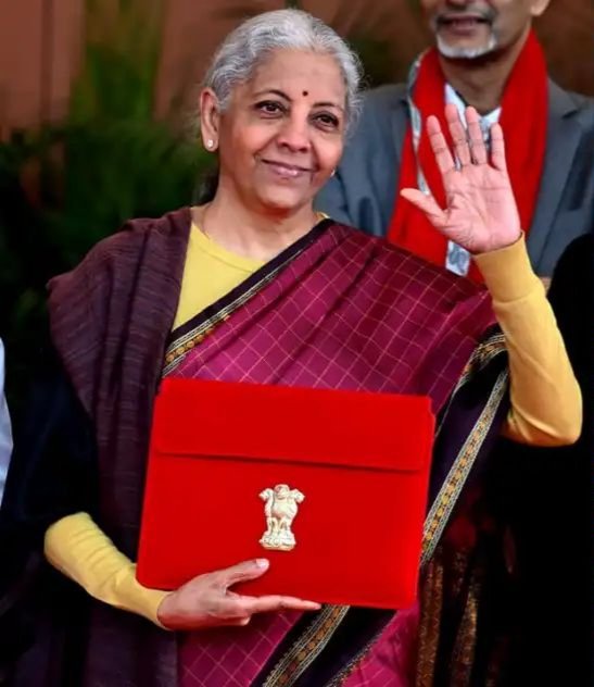 9వ వరుస బడ్జెట్ ప్రవేశ పెట్టిన నిర్మలా సీతారామన్