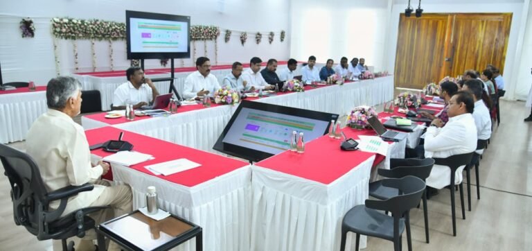 పాలనలో సమర్థత పెంచడమే లక్ష్యంగా సీఎం కీలక ఆదేశాలు