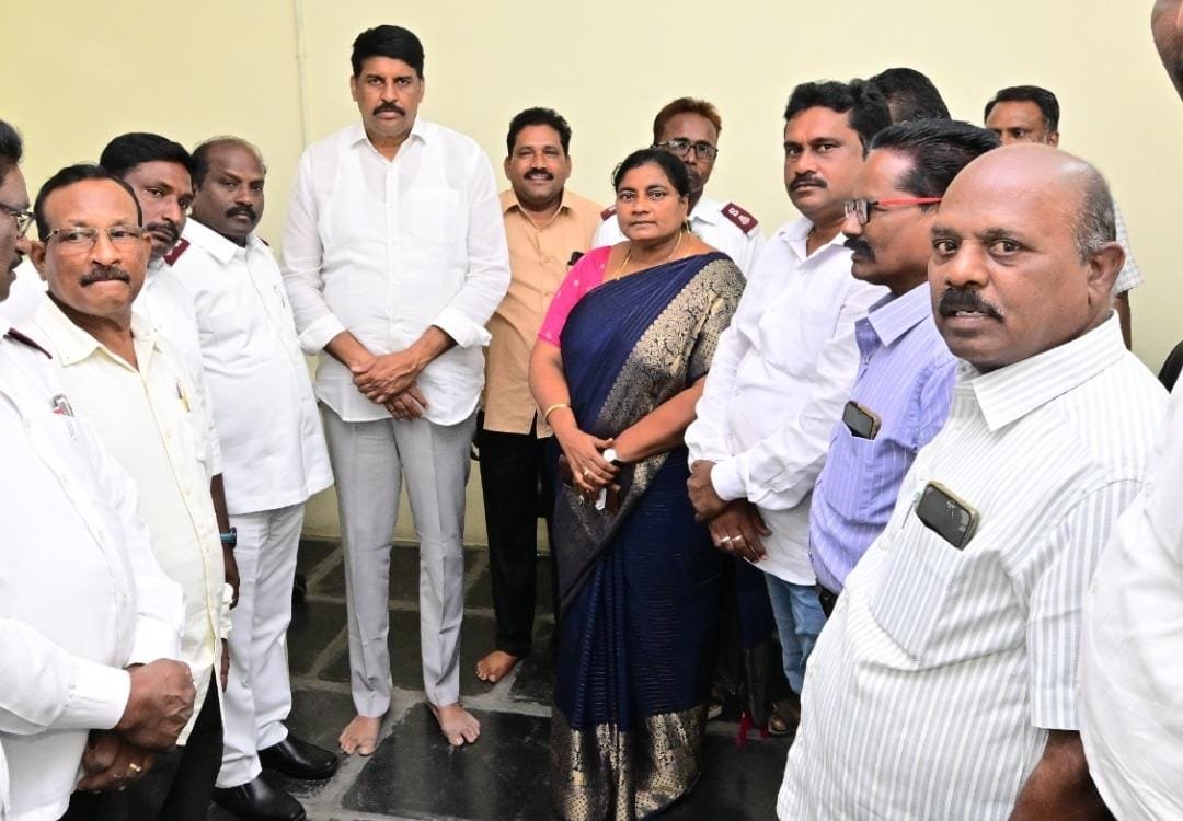 బాపట్ల రక్షణ సైన్యం సమాధుల తోటను కాపాడాలి