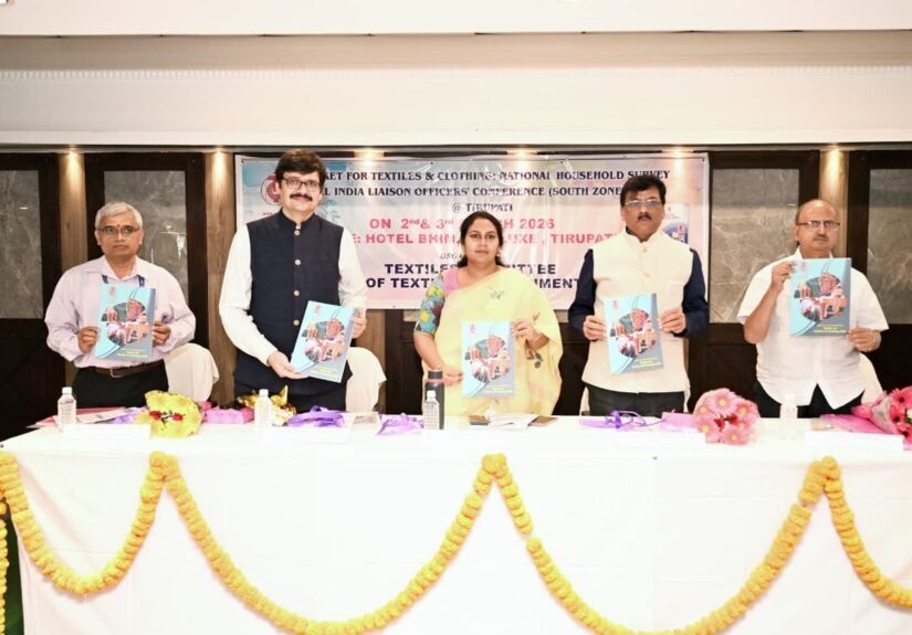 దేశ ఆర్థిక వ్యవస్థకు వస్త్ర రంగమే వెన్నెముక: కమిషనర్